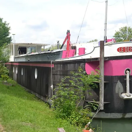 Péniche Le Défi Couette-café